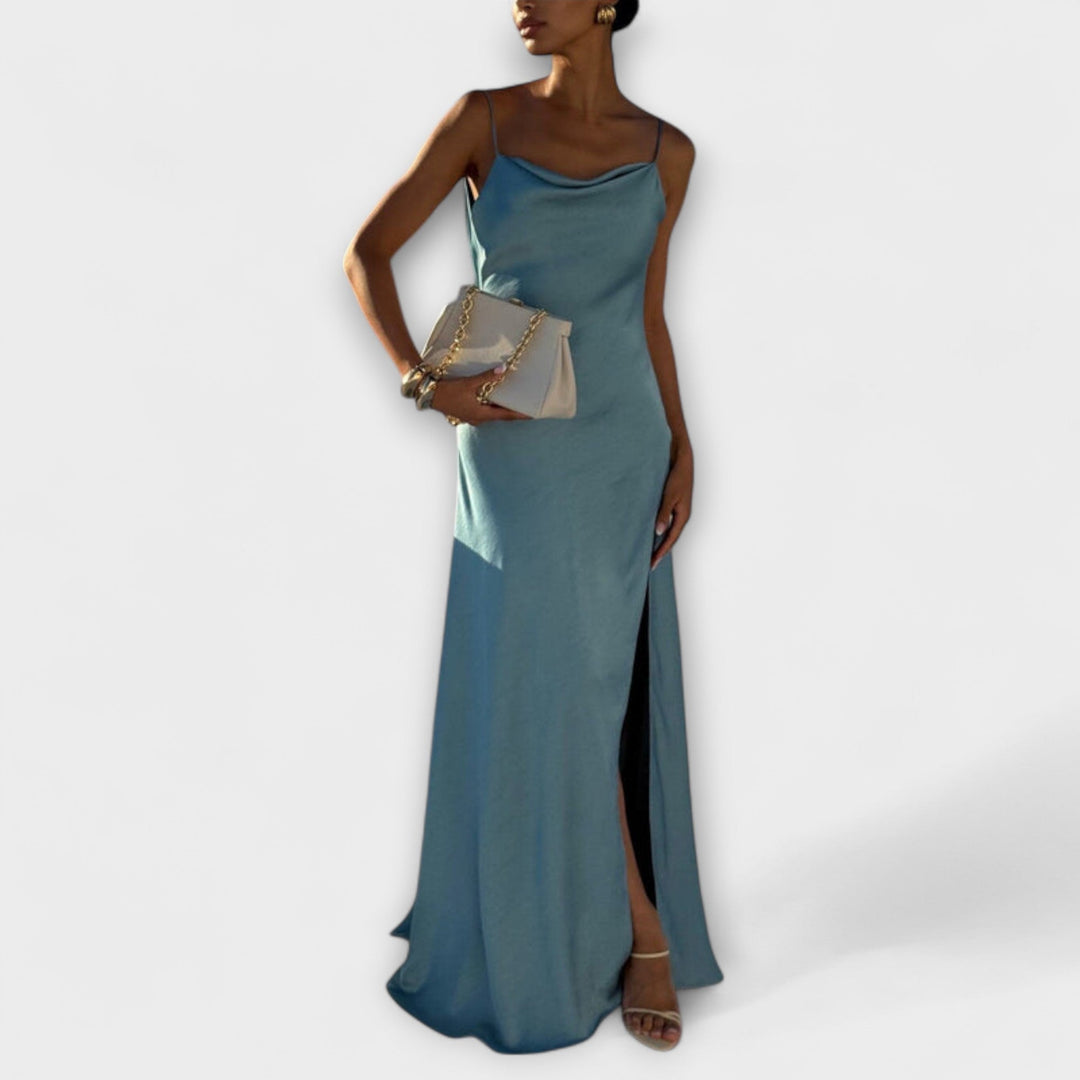 Hallie - Elegante vestido maxi de satén con alta abertura