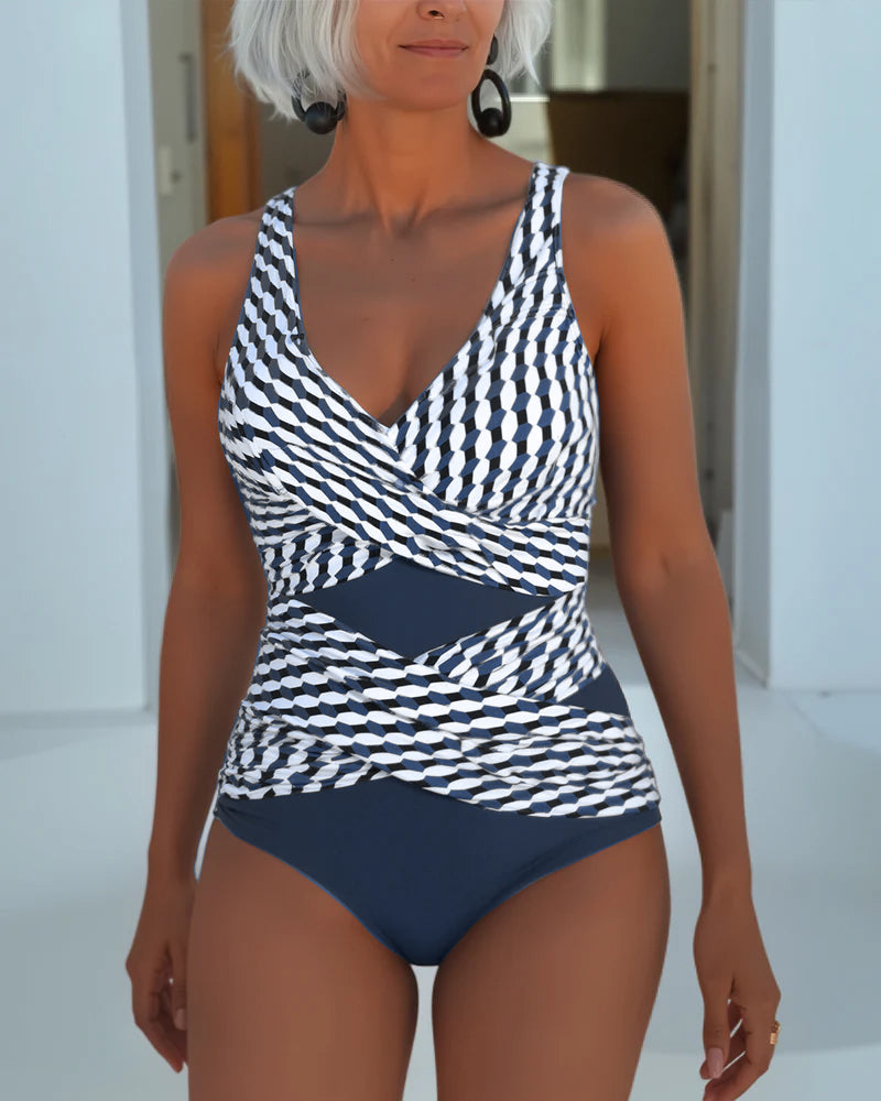 Ashley™ | Traje de baño cruzado para un look casual en el resort