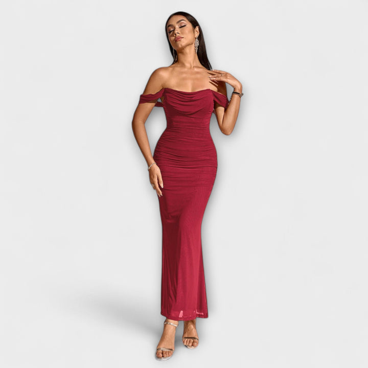 Ione - Vestido ajustado con hombros al descubierto y fruncido