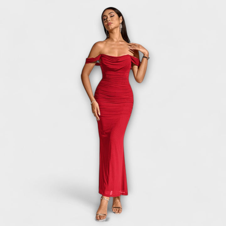 Ione - Vestido ajustado con hombros al descubierto y fruncido